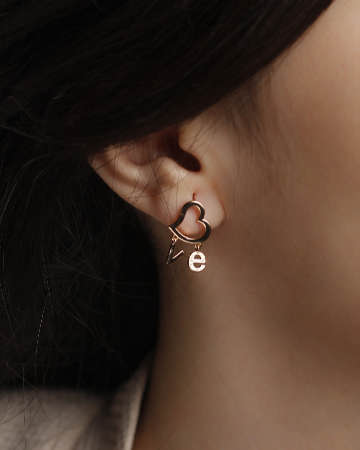 گوشواره طرح Love